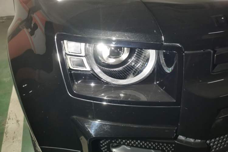 Used Land Rover Defender 2020 110 P400 SE Right Front Headlight