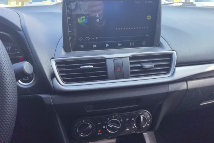 Used Mazda Mazda 3 Axela 2017 Sedan 1.5L Automatic Comfort Model Emission Standard China V
