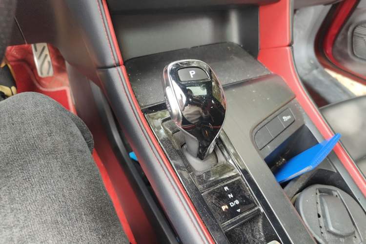 Used MG 6 2020 1.5T Automatic Trophy Luxury Edition Gear Lever