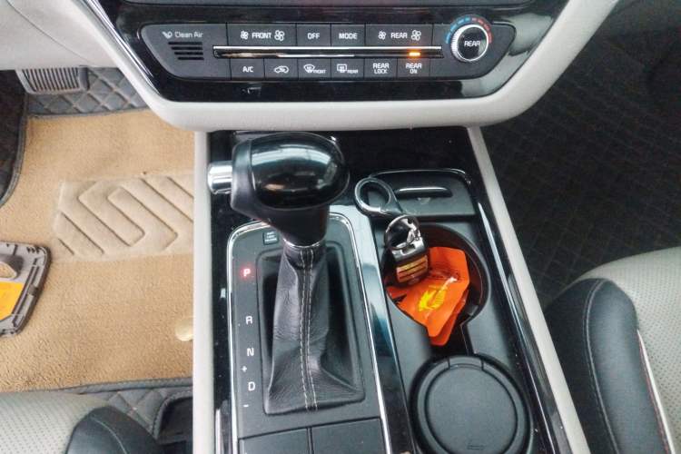 Used Kia Carnival 2015 3.3 GDI Luxury Edition China V Standard Gear Lever