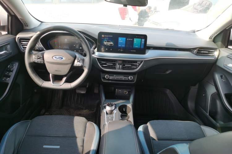 Used Ford Focus 2021 EcoBoost 180 Automatic Hunter Edition Center Console