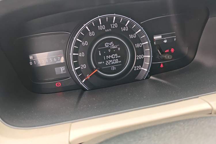 Used Honda Odyssey 2015 Revised 2.4L Luxury Edition Odometer Close Up