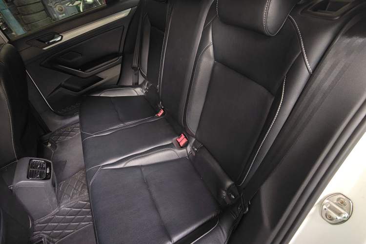 Used Volkswagen Lamando 2017 230TSI DSG Fashion Edition
