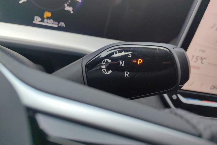 Used Volkswagen Teramont 2025 Tiguan Pro 450TSI 4Motion Crosswind Edition
