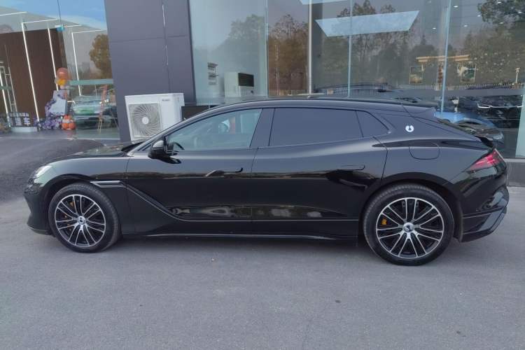 Used Denza Z9GT 2024 1100 Four-Wheel Drive Max Edition Exterior 3