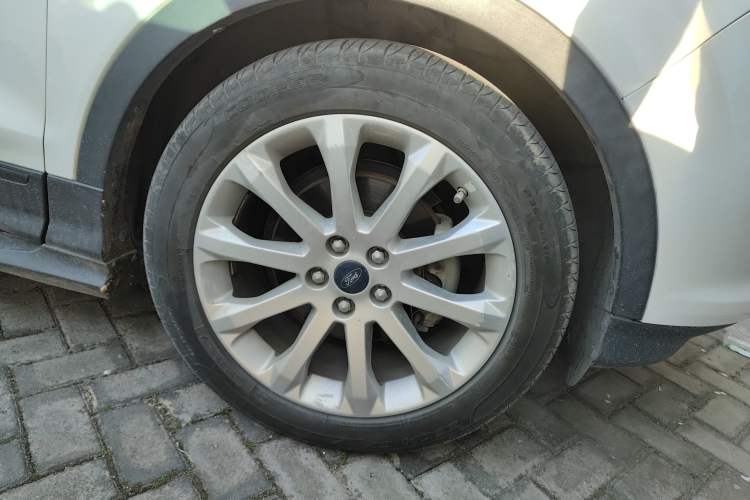 Used Ford Kuga 2015 1.5L GTDi Two-Wheel-Drive Comfort Model
