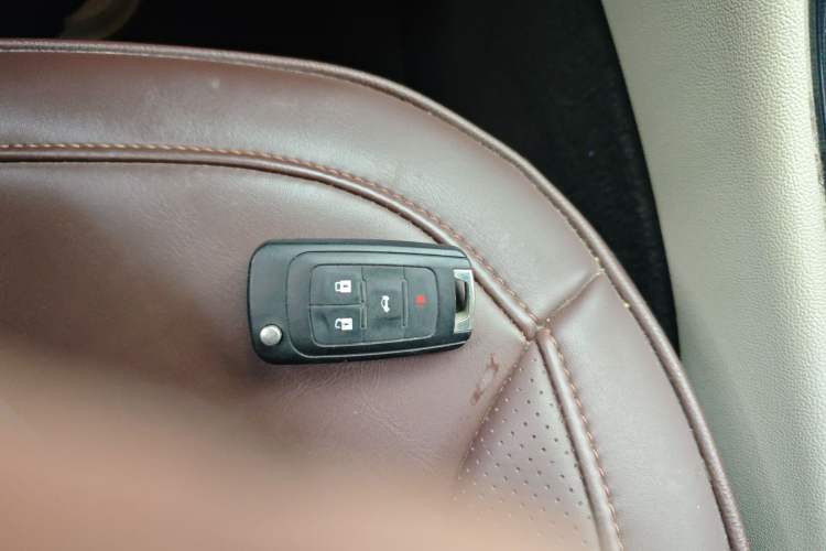 Used Buick Regal 2015 2.0L Leading Fashion Edition Vehicle Key