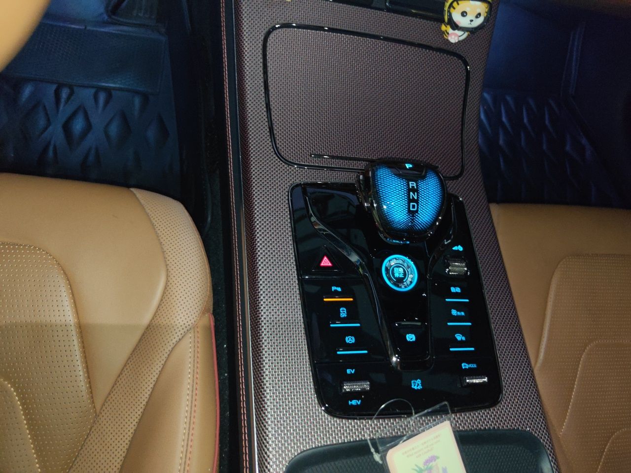 BYD Han 2022 DM-i 121KM Luxury Model — снимка 14