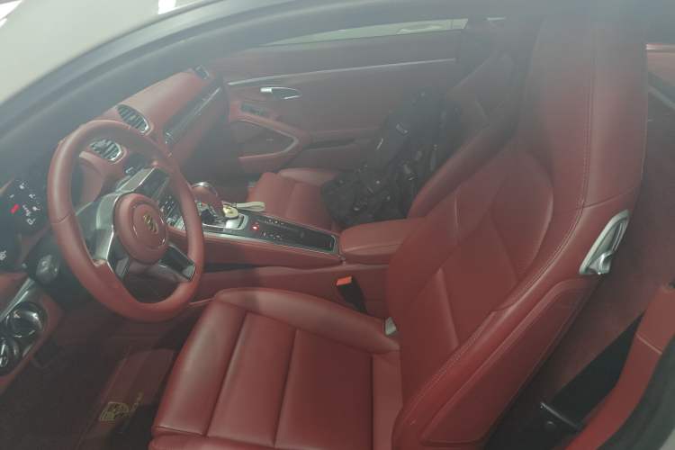 Used Porsche 718 2020 Cayman 2.0T
