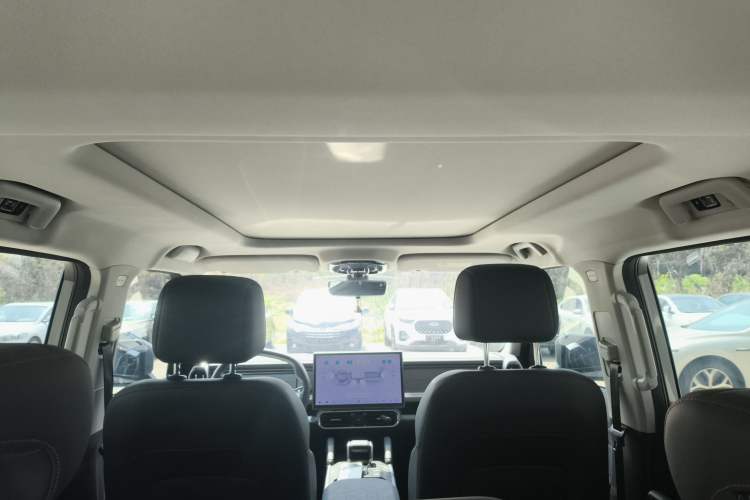 Used JETOUR Traveler 2023 1.5T Two-Wheel Drive Discovery PRO Headliner