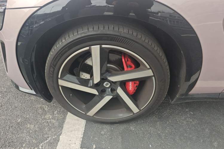 Used Xiaomi Auto YU7 2025 Ultra-Long Range High-Performance All-Wheel-Drive Max Edition