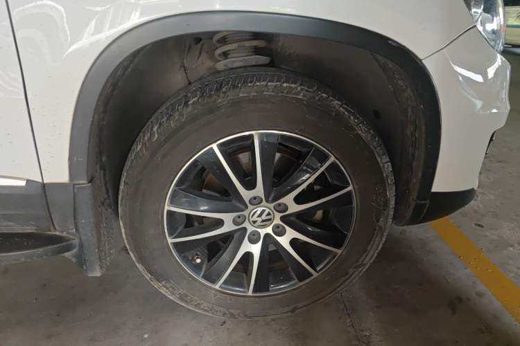 Used Volkswagen Tiguan 2015 1.8TSI Automatic Two-Wheel Drive Luxury Model Right Front Wheel Hub