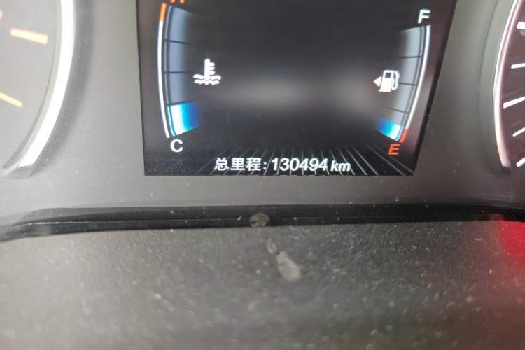 Used BYD Song MAX 2018 1.5T Automatic Smart Connect Elite Model with 6 Seats Odometer Close Up