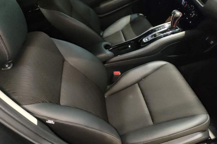 Used Honda Vezel 2019 1.5L CVT Luxury Model China VI Right Front Seat