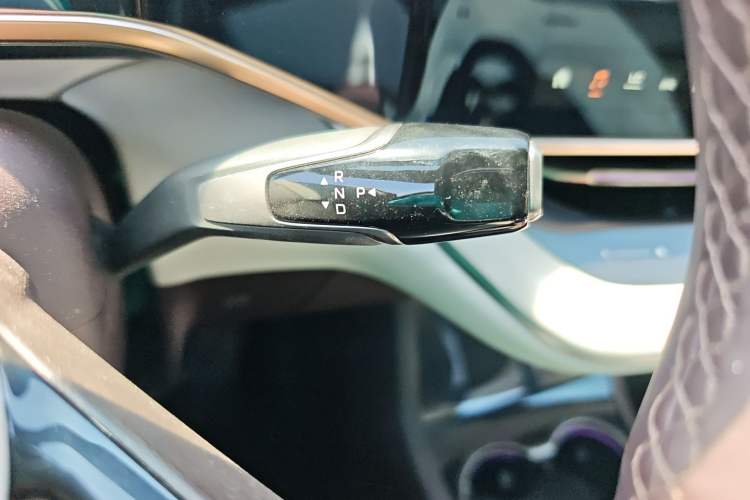 Used Hongqi EH7 2024 690 Pro Gear Lever