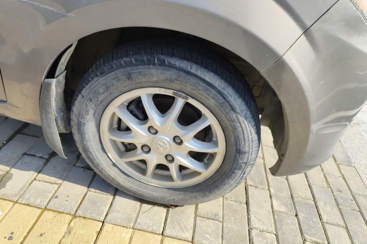 Used BAIC Weiwang M20 2014 1.5L Ultra-Luxury BJ415B Right Front Wheel Hub