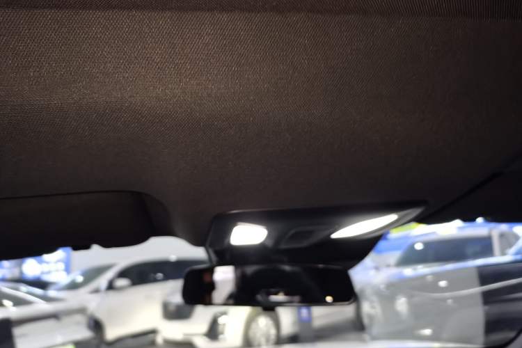 Used Changan UNI-V 2023 1.5T Prestige Model
