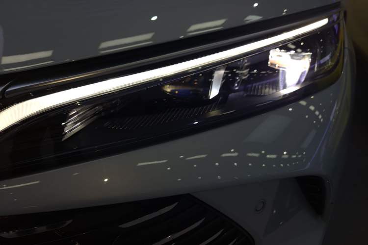 Used BYD Qin L 2025 DM-i Smart Drive 120KM Superior Model
