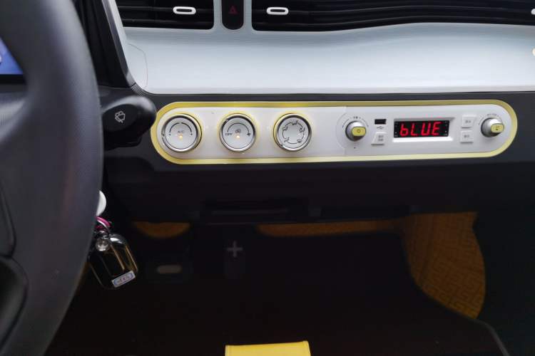 Used Wuling Hongguang MINIEV 2022 Macaron Premium Model – Lithium Iron Phosphate