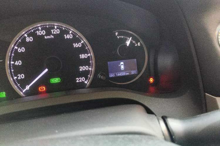 Used Lexus CT 2014 CT200h F-SPORT Monochrome Odometer Close Up