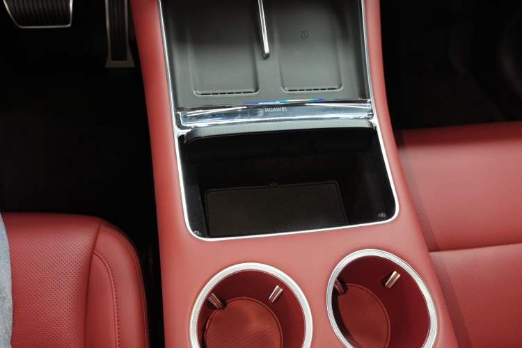 Used Hima AITO M5 2025 Extended-Range Ultra Rear-Wheel-Drive Version Gear Lever