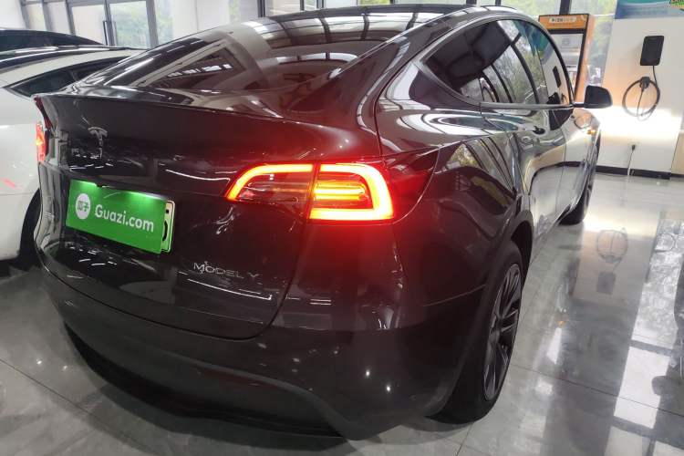 Used Tesla Model Y 2024 Rear-Wheel-Drive Version Rear Right 45 Deg