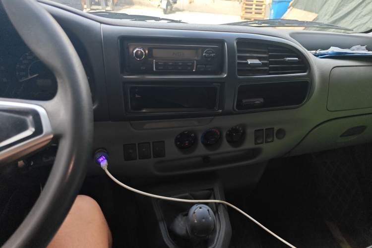 Used JMC Transit 2019 2.8T Commercial Version Short Wheelbase Mid-Roof 6-Seater China VI JX493