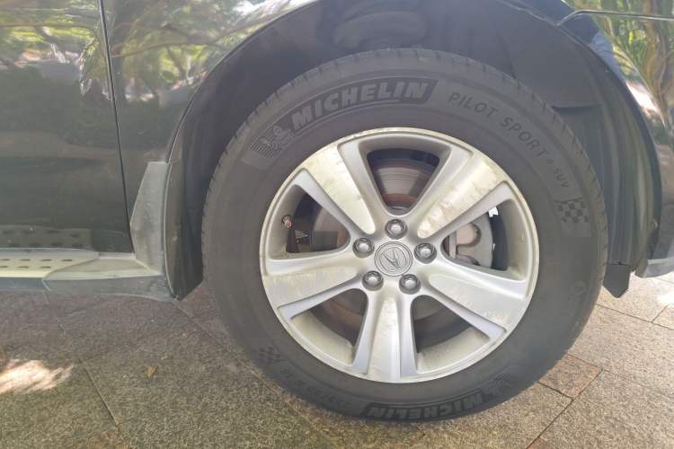 Used Acura MDX 2010 3.7 Comfort Edition Right Front Wheel Hub