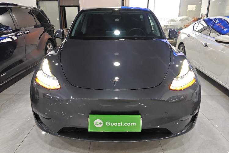 Used Tesla Model Y 2022 Long-Range All-Wheel-Drive Version