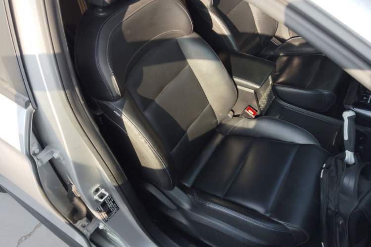 Used MG 4 EV 2022 425 km Fashion Edition Right Front Seat