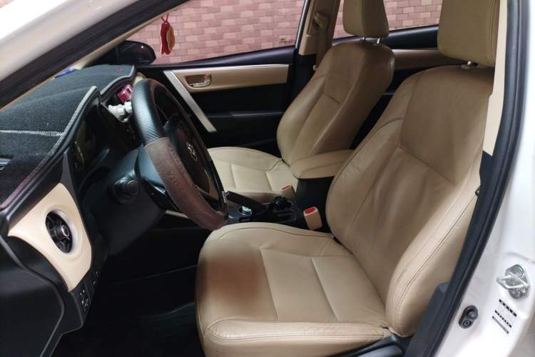 Used Toyota Corolla 2017 Revised Dual-Engine 1.8L E-CVT Elite Edition Left Front Seat