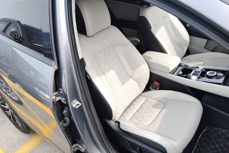 Used Kia Sportage (Chinese Domestic Model) 2023 2.0L HEV Two-Wheel Drive Flagship Edition