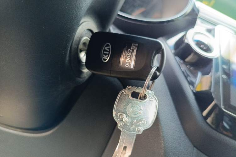 Used Kia K2 2015 Sedan 1.4L MT GLS Vehicle Key