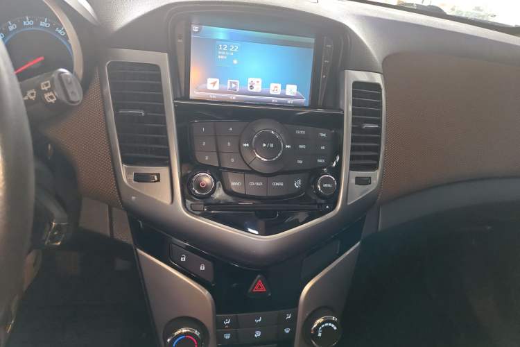 Used Chevrolet Cruze 2013 Hatchback 1.6L Manual Luxury Model
