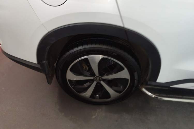 Used BYD Song PLUS New Energy 2021 EV Flagship Model Right Rear Wheel Hub