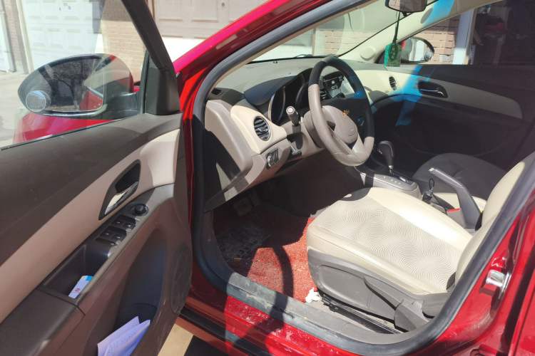 Used Chevrolet Cruze 2015 1.5L Classic SE AT Driver Seat