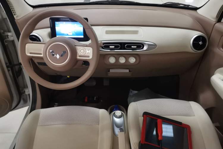 Used Wuling Hongguang MINIEV 2025 Four-Door Version Advanced Edition
