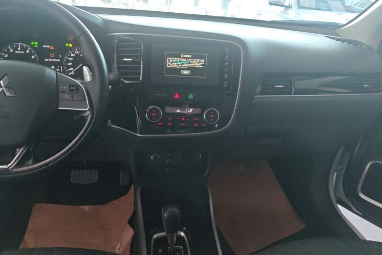 Used Mitsubishi Outlander 2021 2.4L 4x4 Zhi Xiang Edition 7 Seats
