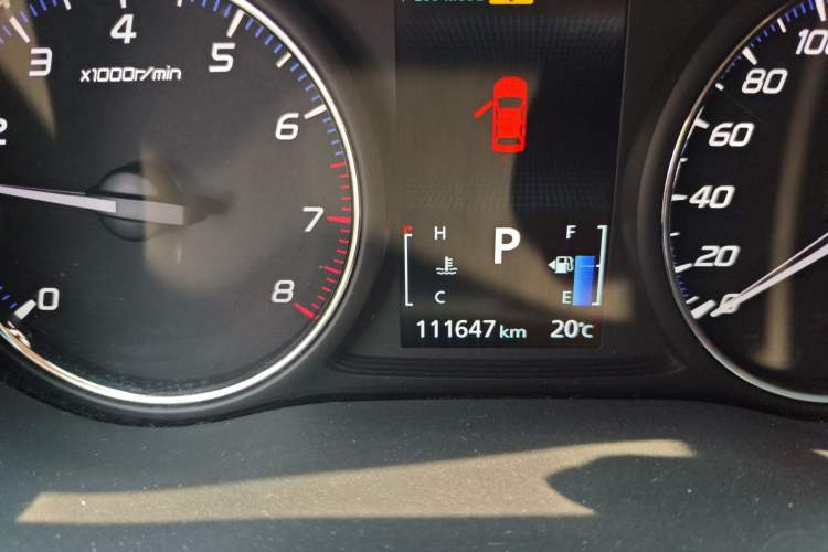 Used Mitsubishi Outlander 2016 2.4L 4x4 Elite Edition 5 Seats Odometer Close Up