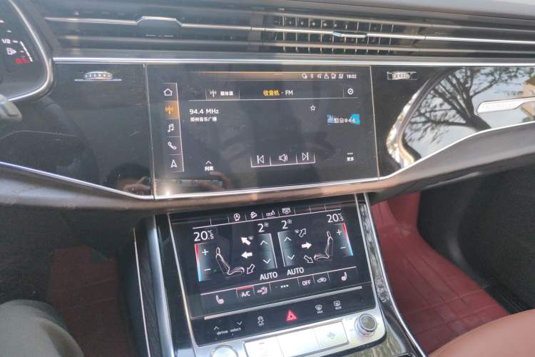 Used Audi Q7 2020 55 TFSI quattro Black Warrior Exclusive Edition Audio And AC Panel