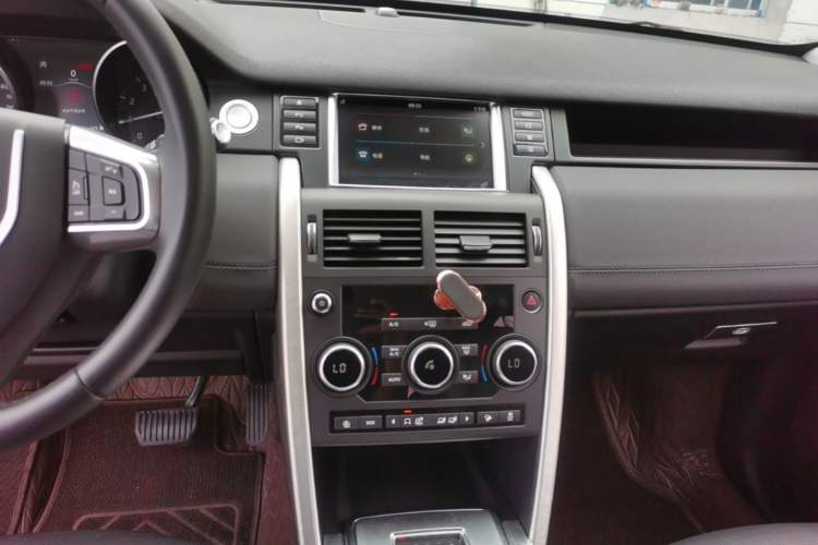 Used Land Rover Discovery Sport 2019 240 PS SE Version China VI Standard