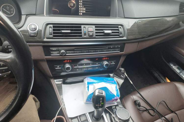 Used BMW 5 Series 2014 525Li Luxury Design Package
