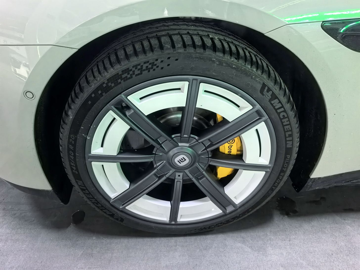 Xiaomi Auto SU7 2024 Rear-Drive Ultra-Long Range Advanced Pro-Level Intelligent Driving Version — снимка 10