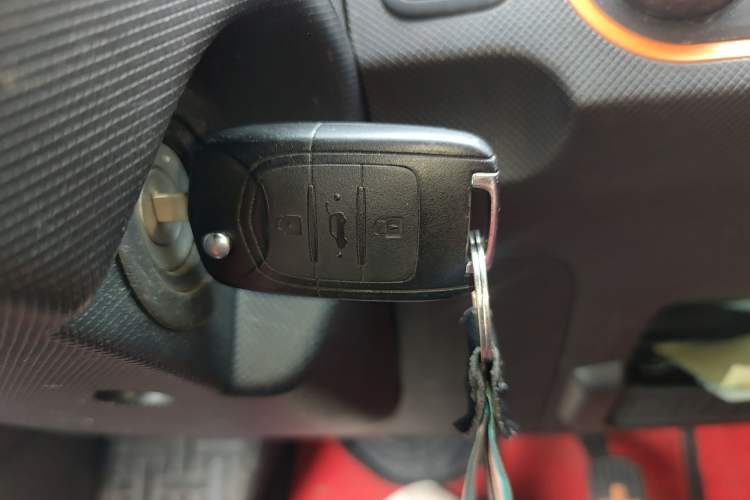 Used Wuling Hongguang MINIEV 2021 Macaron Fashion Edition Lithium-Ion Battery Vehicle Key