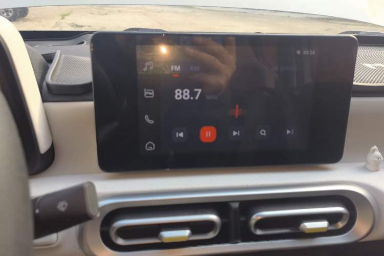 Used Wuling Hongguang MINIEV 2024 3rd Generation 215km Advanced Version Audio And AC Panel