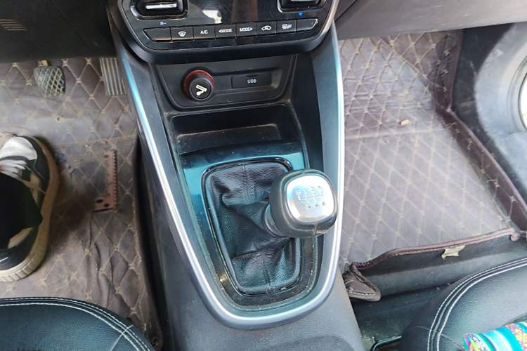 Used Baojun 510 2017 1.5L Manual Fashion Model
