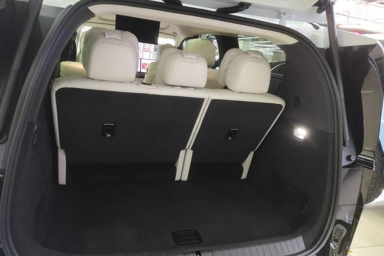 Used Li Auto MEGA 2025 Home Family Special Edition Trunk