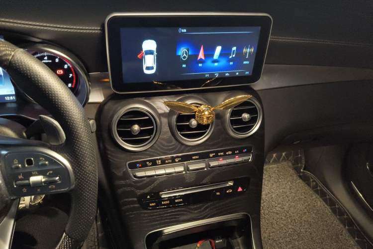 Used Mercedes-Benz GLC 2019 GLC 260 L 4MATIC Dynamic Model