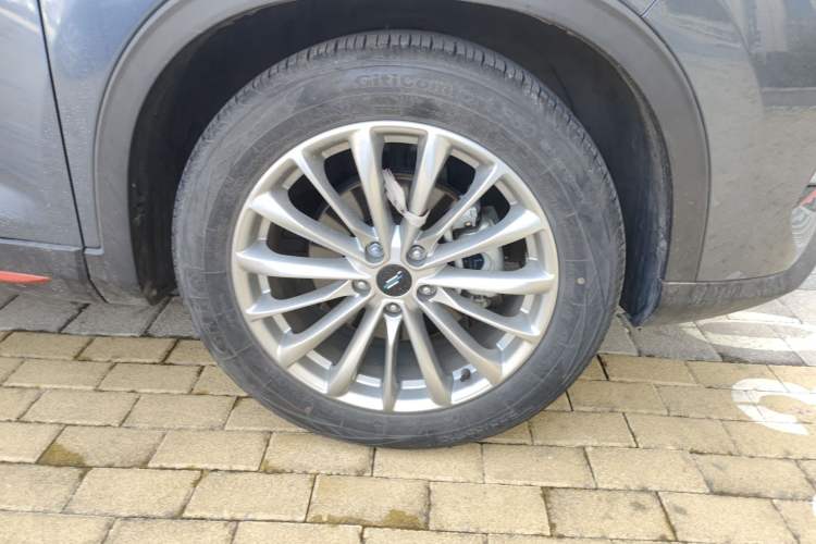 Used CHANGAN OSHAN X7 PLUS 2022 1.5T Blue Whale Edition Automatic Prestige Version Right Front Wheel Hub