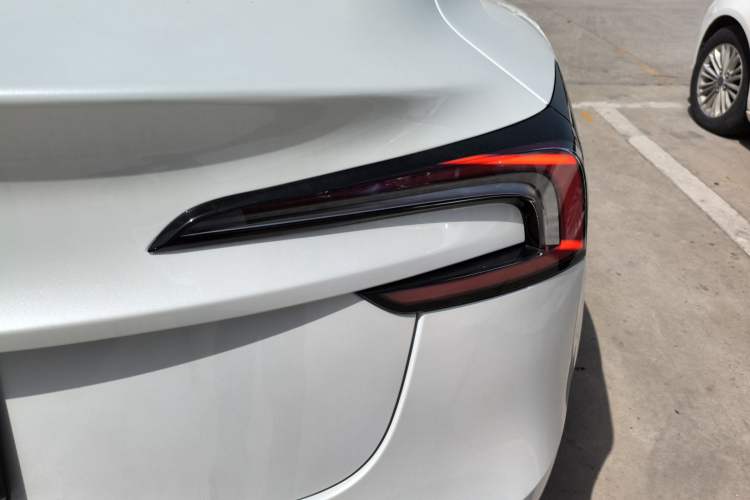 Used Tesla Model 3 2025 Model Revised Rear-Wheel-Drive Version
